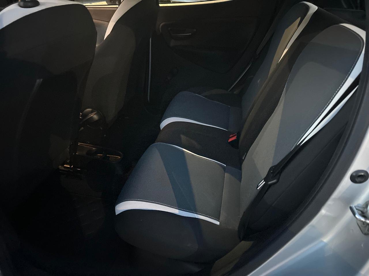 Lancia Ypsilon 0.9 TwinAir 85 CV 5 porte Metano Ecochic Elefantino