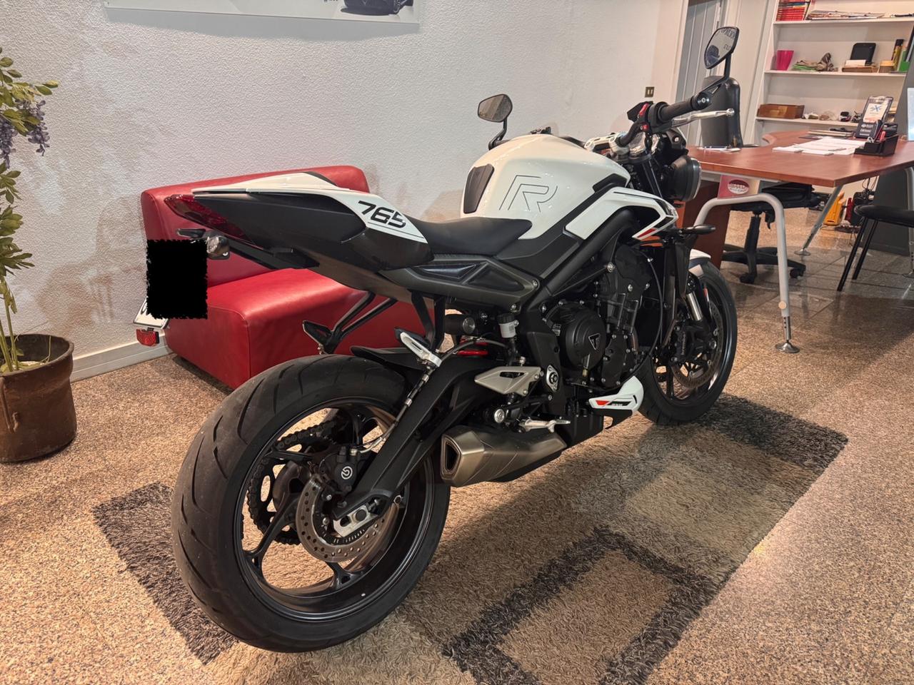 Triumph Street Triple R 765