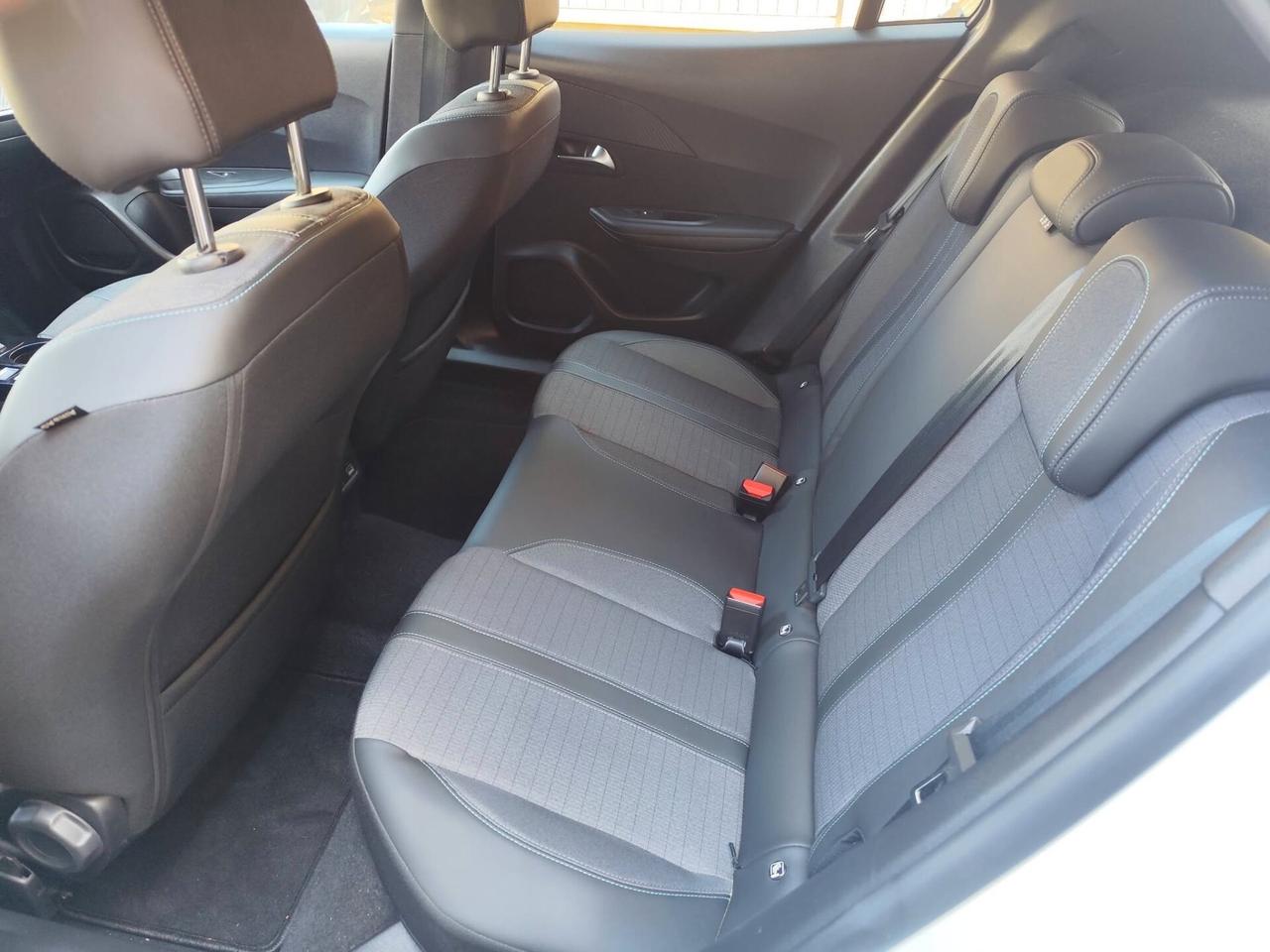 Peugeot 2008 1.5 EAT8 Allure - 2023