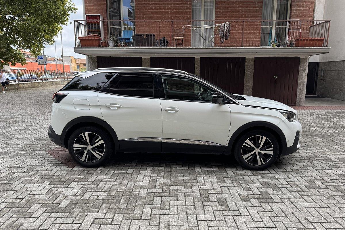 PEUGEOT 3008 BlueHDi 130 S&S EAT8 Allure