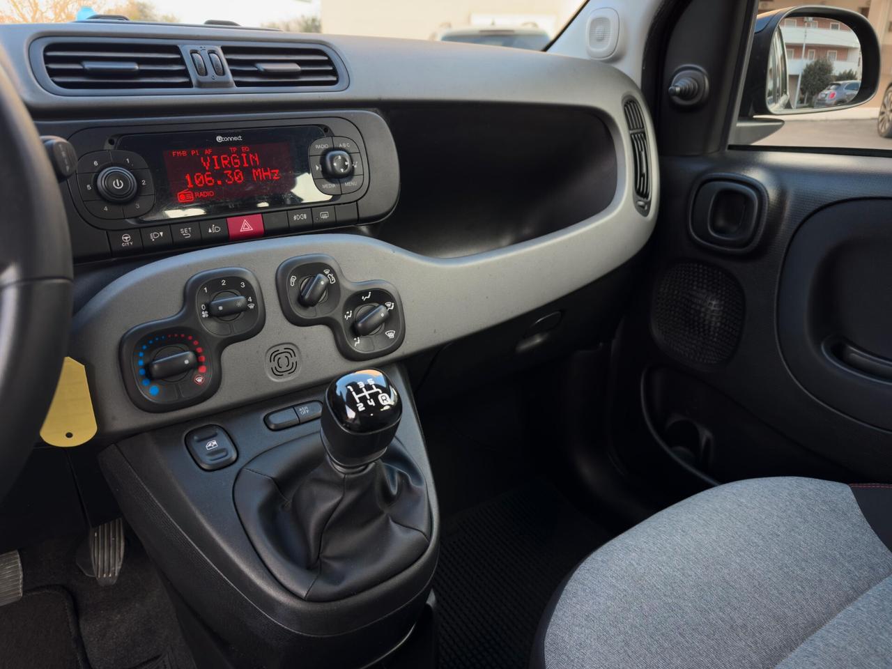 Fiat Panda 1.2 Lounge 70 cv Neopatentati 5 posti