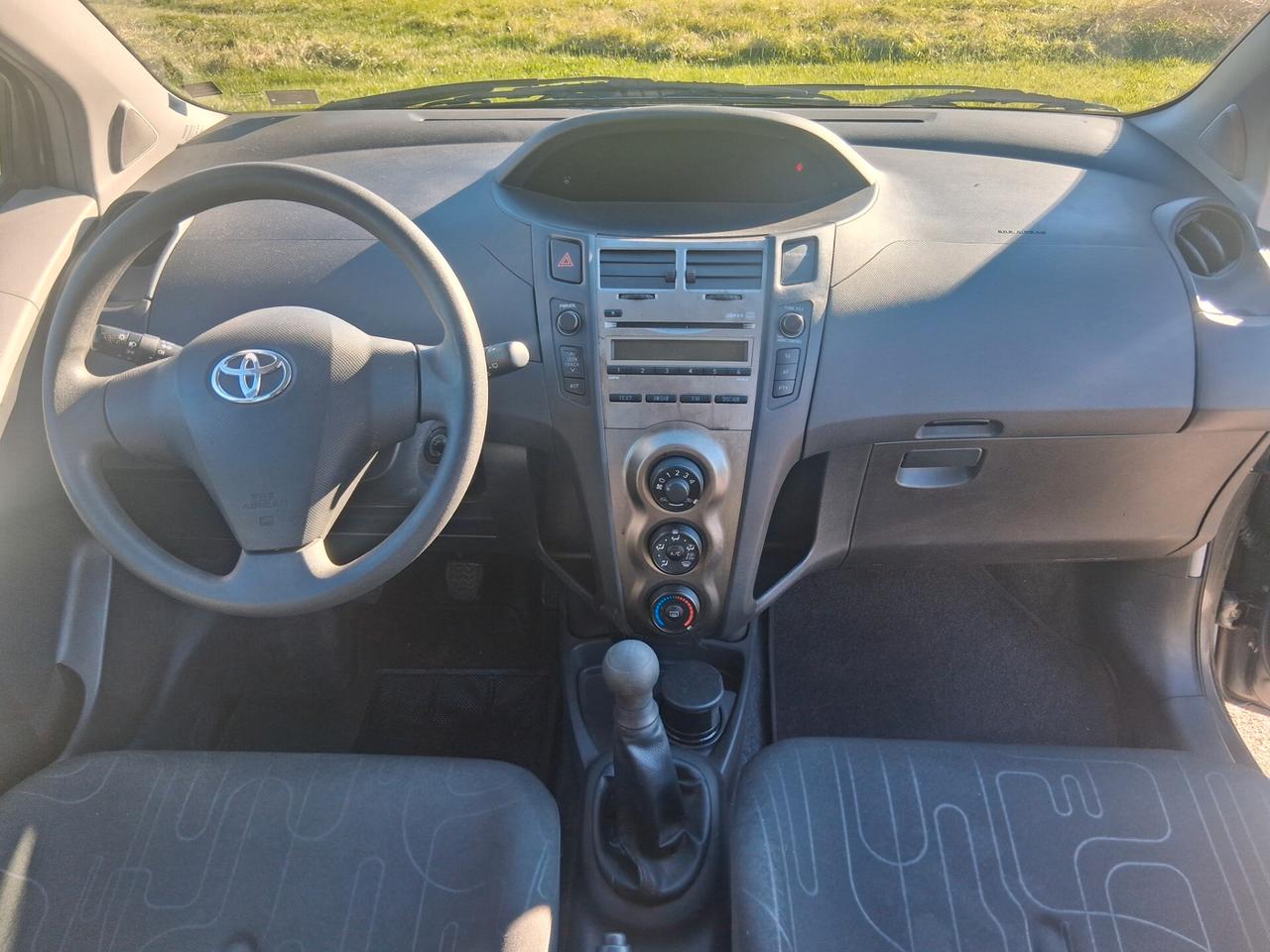 Toyota Yaris 1.0 5 porte Sol