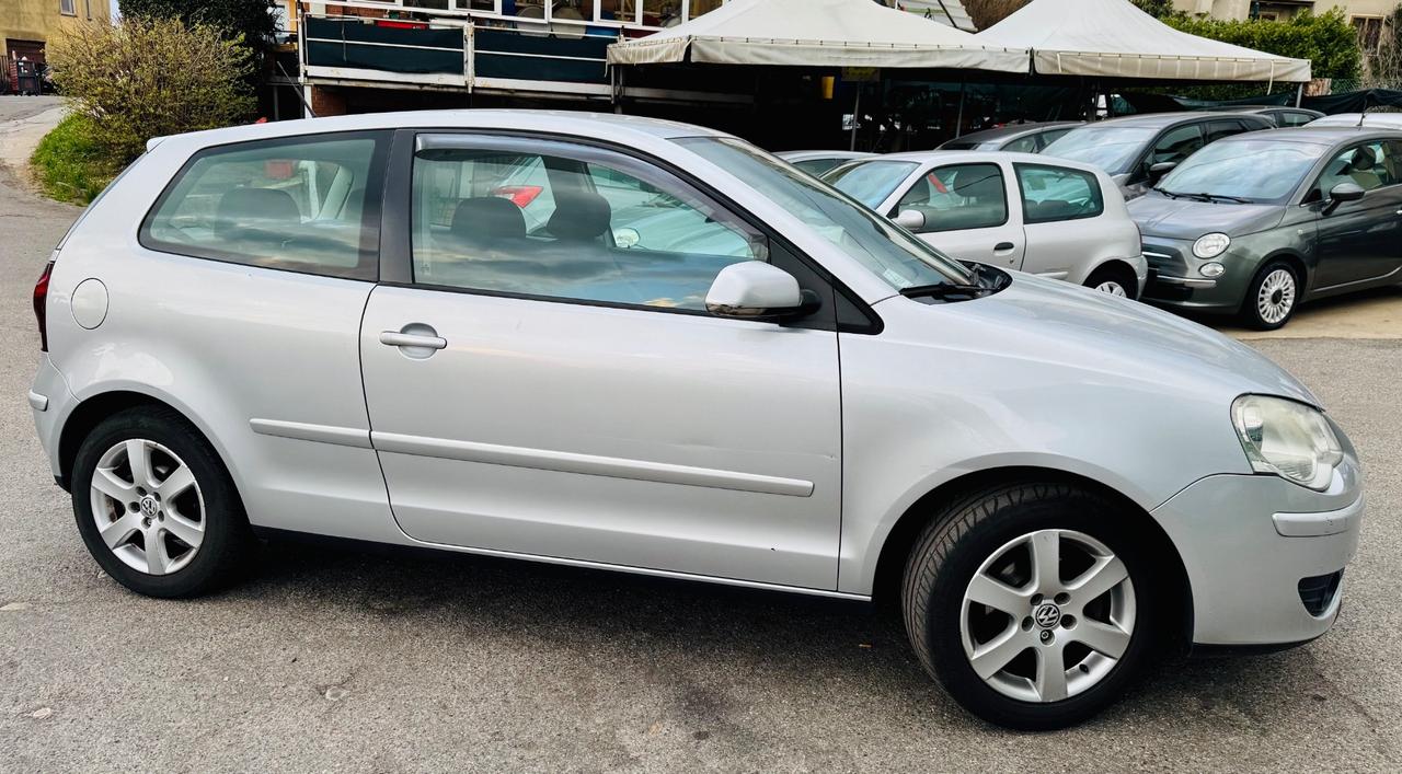 Volkswagen Polo 1.4/75CV 16V 3p. Sportline