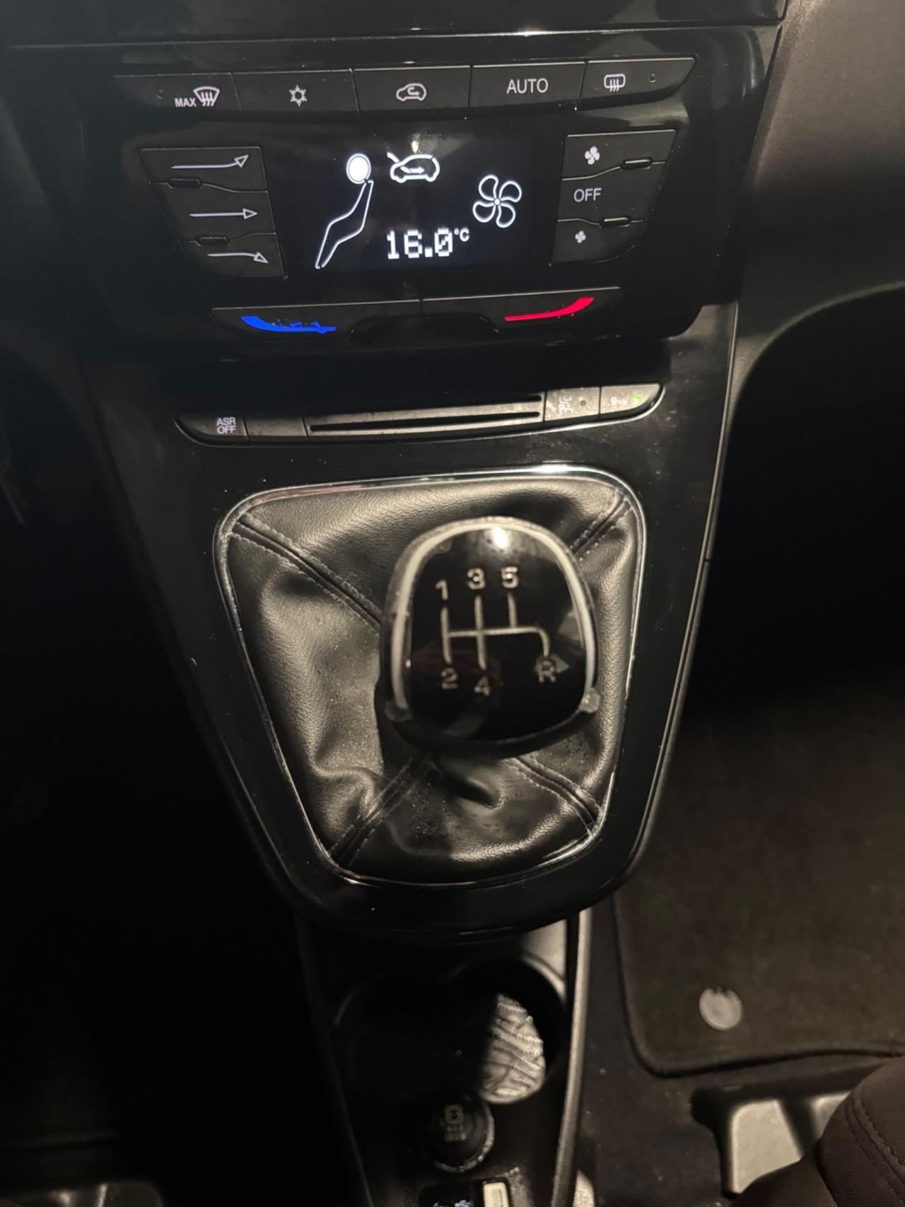 Lancia Ypsilon 1.2 BENZINA 69 CV Platinum |OK NEOPATENTATI |