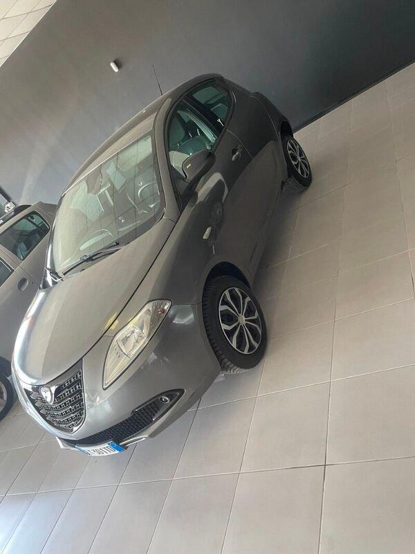 Lancia Ypsilon Ypsilon 0.9 TwinAir 85 CV 5 porte Metano Ecochic Elefantino