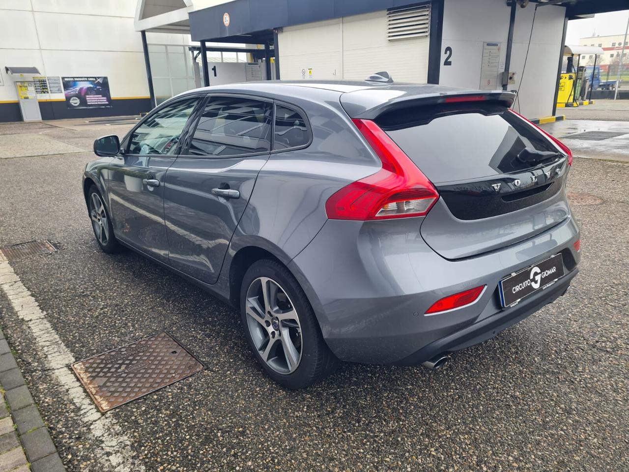 Volvo V40 T3 R-design Kinetic