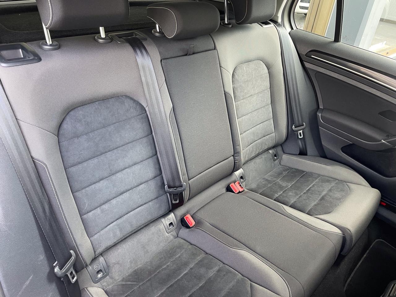 Volkswagen Golf 1.6 TDI DSG Highline BlueMotion Technology