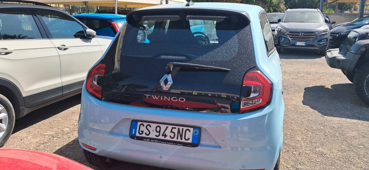 Renault Twingo SCe 65 CV Urban Night del 2024