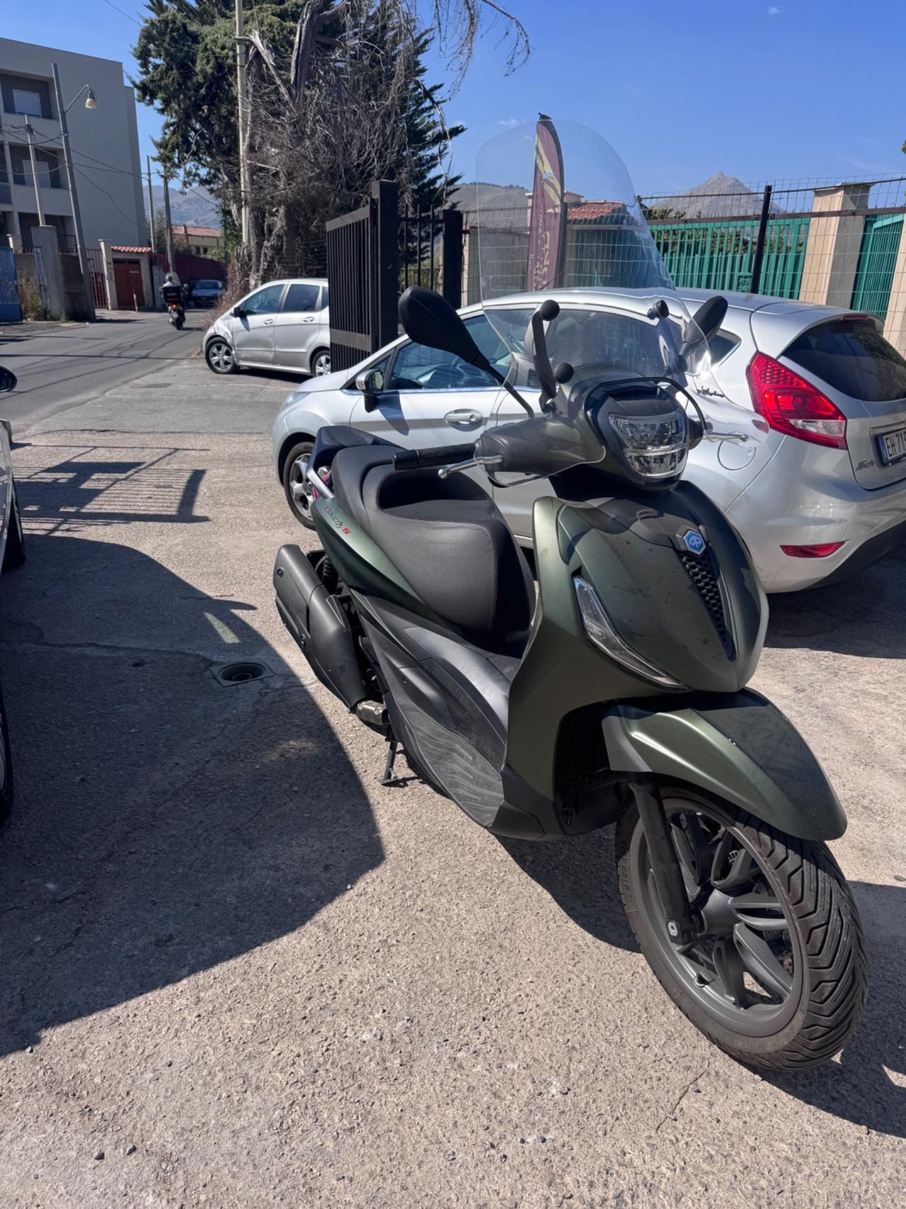 Piaggio Beverly 400 i.e. s