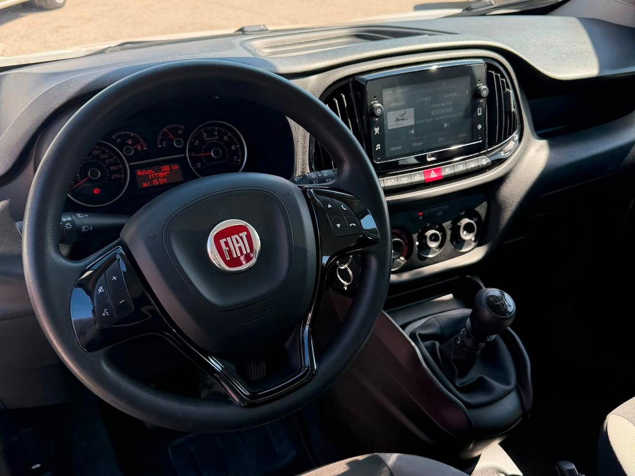 FIAT DOBLO' 1.6 AUTOCARRO 5 POSTI