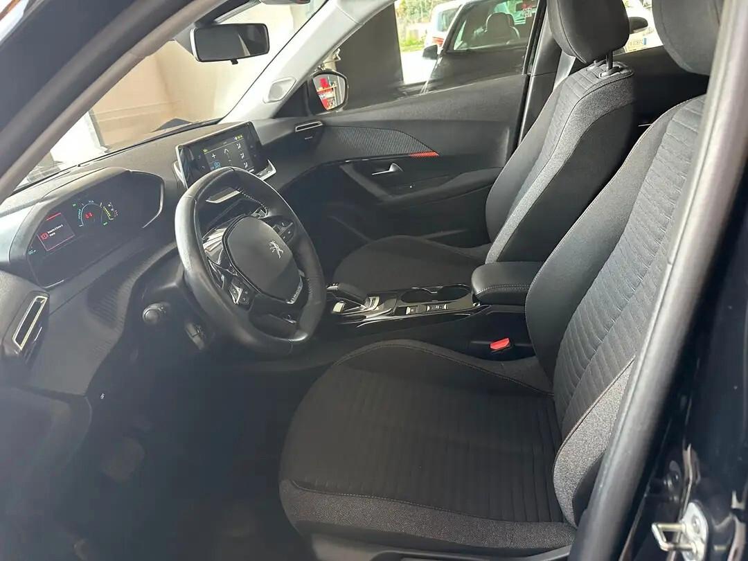 Peugeot 2008 motore elettrico 136 CV Active