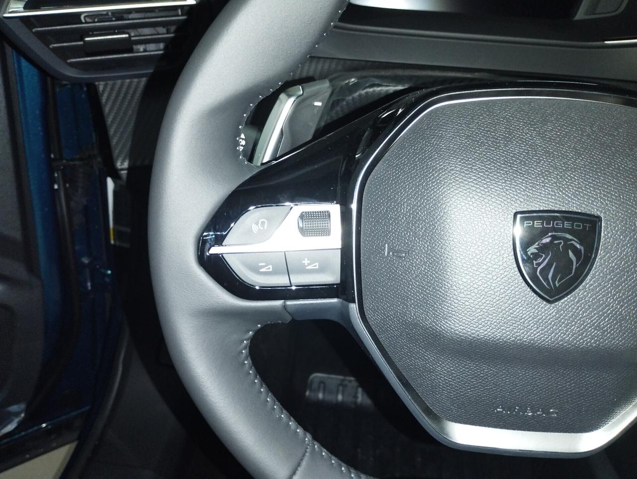 Peugeot 2008 PureTech 130 S&S EAT8 Allure