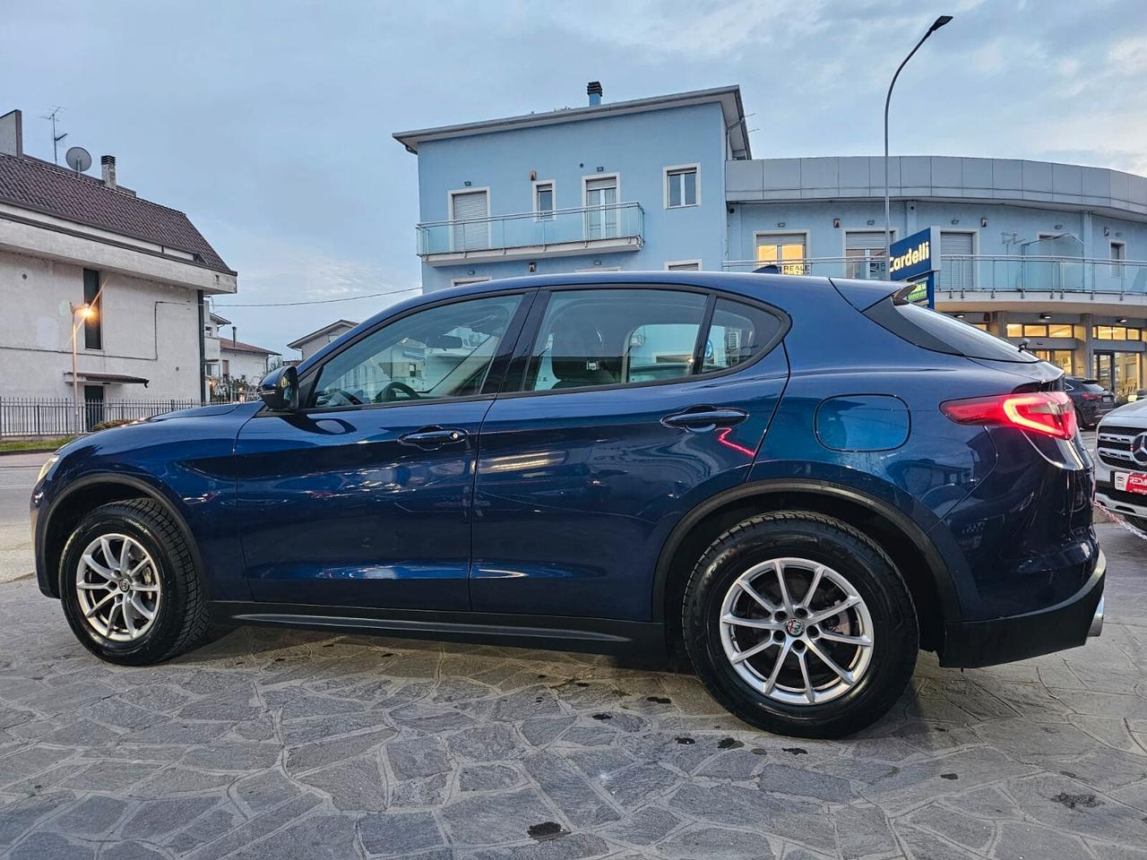 Alfa Romeo Stelvio 2.2 Turbodiesel 180 CV AT8 Q4 Business