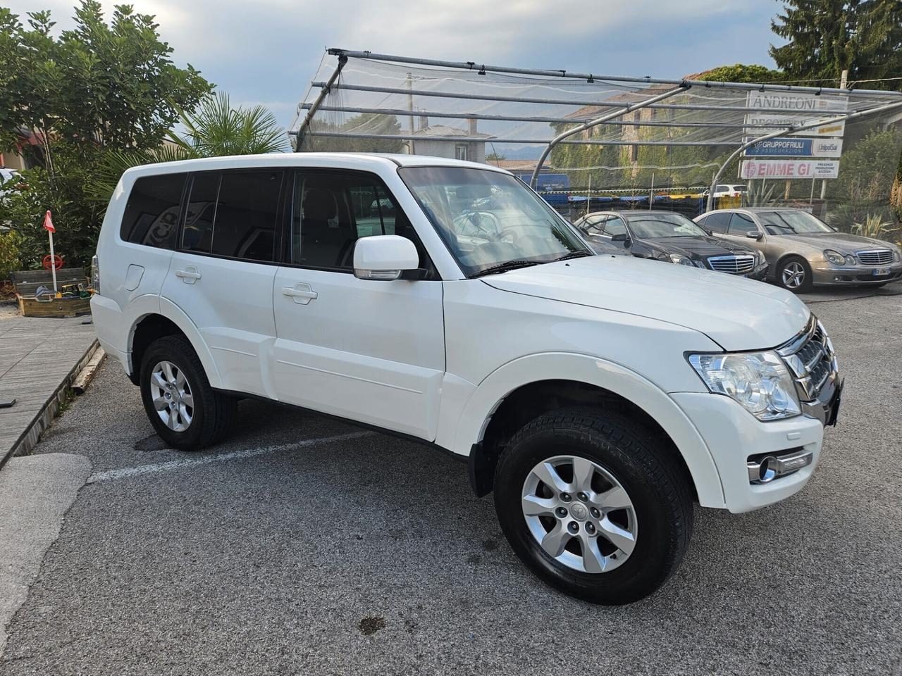 Mitsubishi Pajero 3.2 DI-D 16V aut. 5p. Instyle DPF CARPLAY