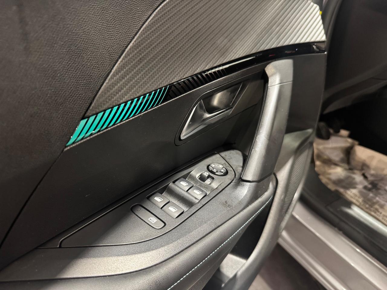 Peugeot 2008 BlueHDi 110 S&S Allure Pack