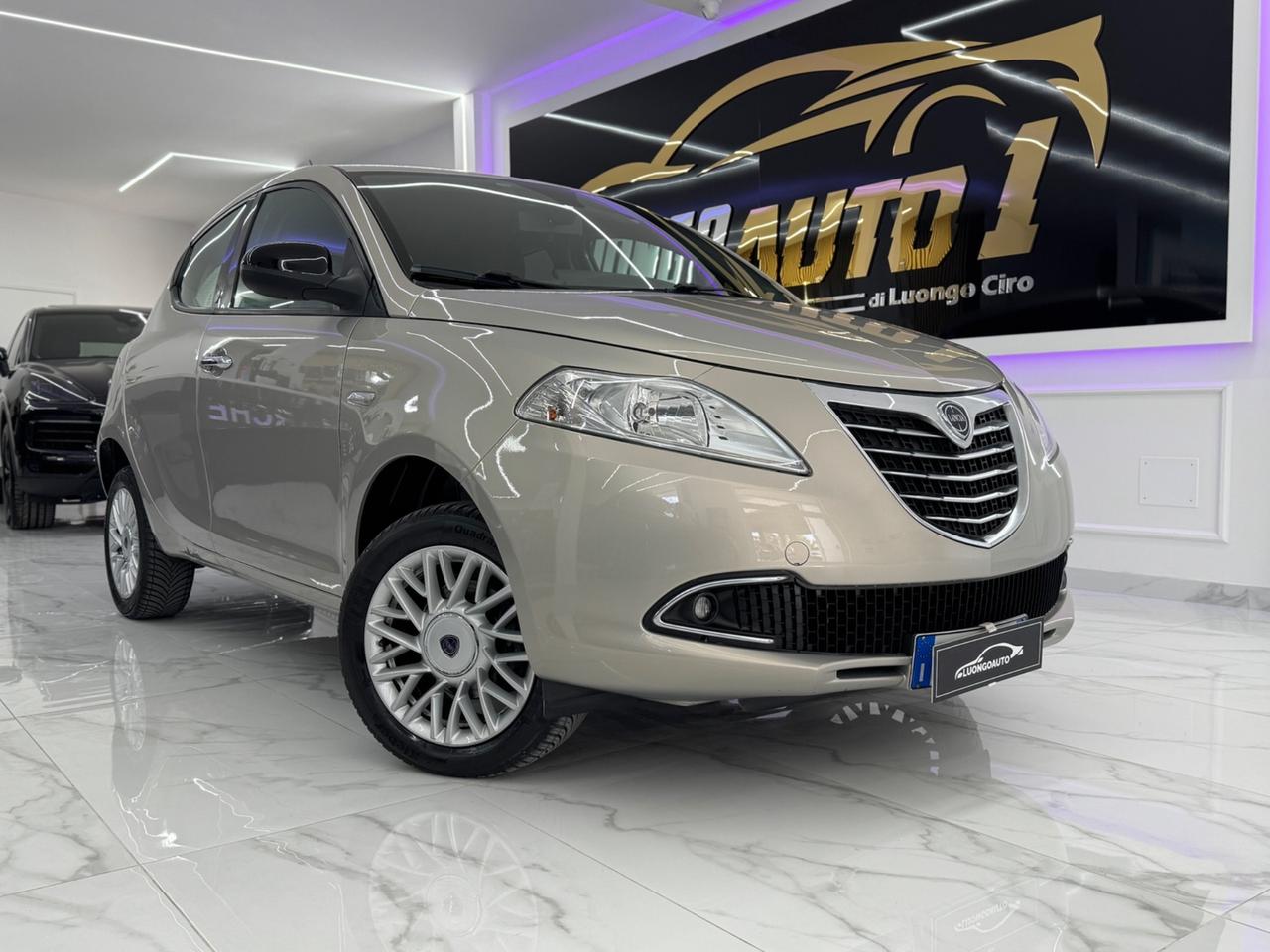 Lancia Ypsilon 0.9 TwinAir 85 CV Metano Ecochic Gold