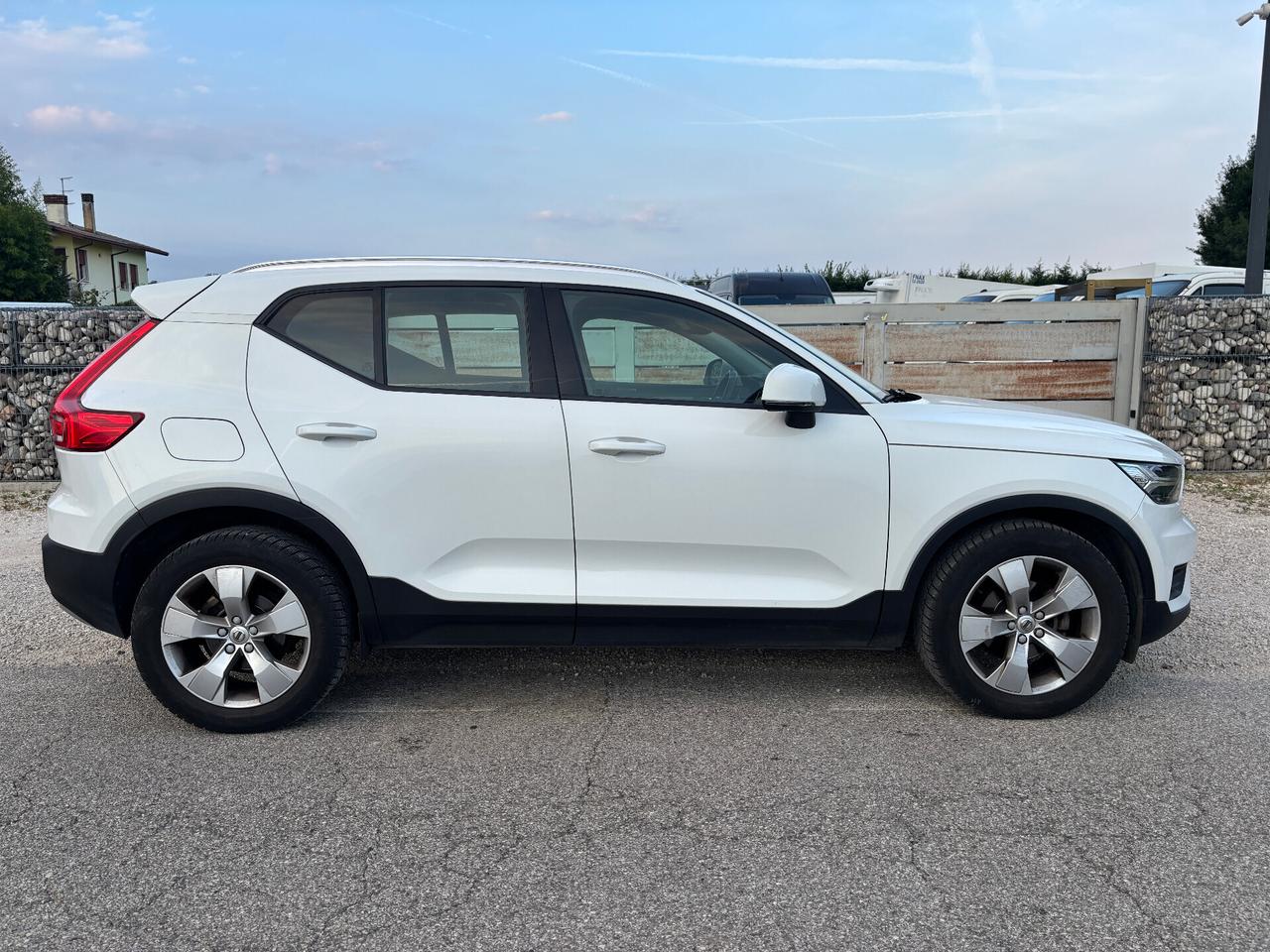 Volvo XC40 T3 Momentum