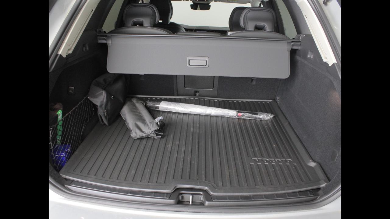 VOLVO XC60 CORE B4 AUT N1