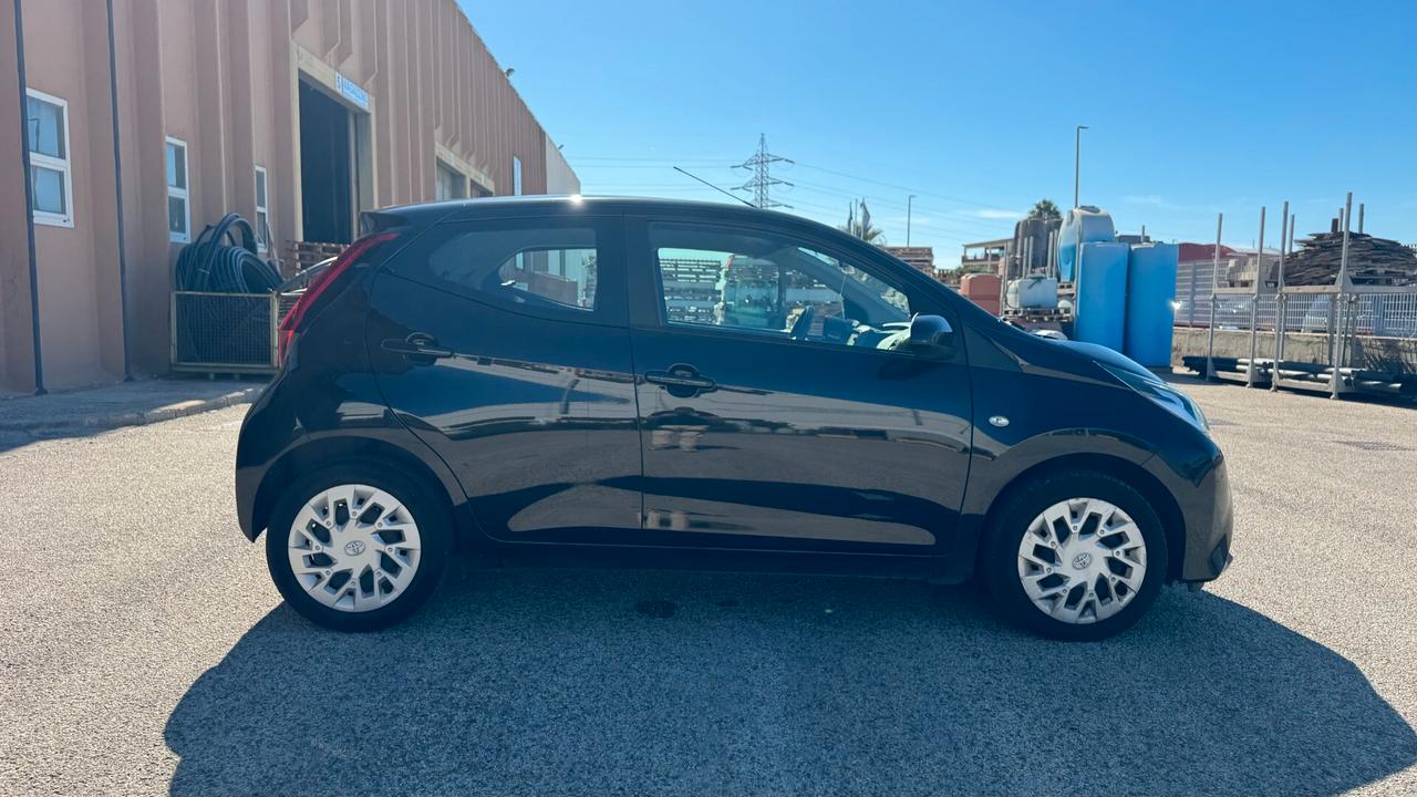 TOYOTA AYGO CONNECT 1.0 72CV 5P - 2020