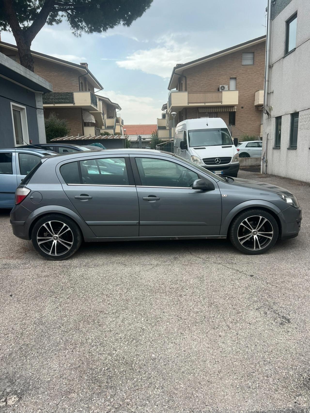 Opel Astra 1.7 CDTI 101CV 5 porte Club