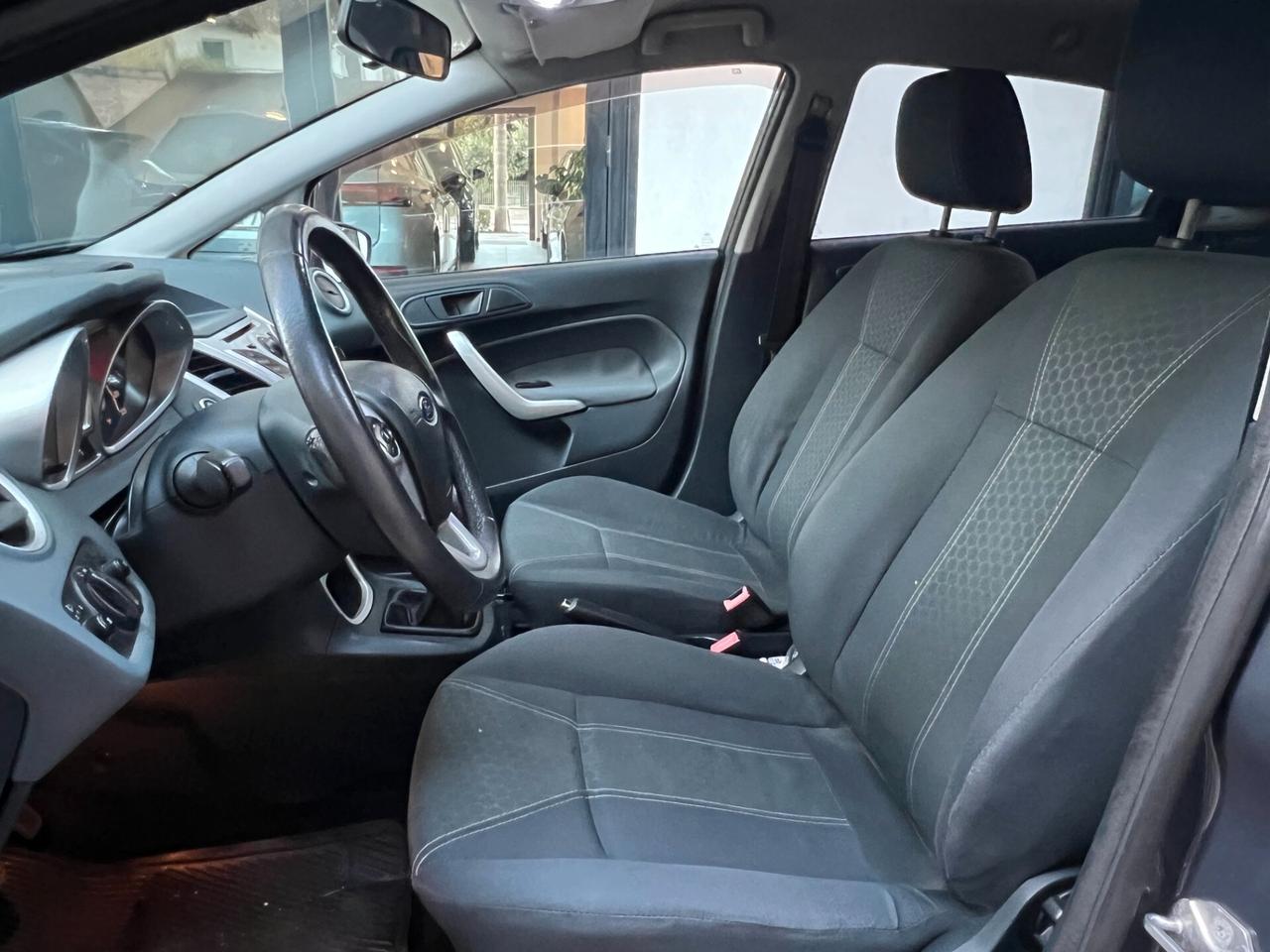 Ford Fiesta 1.4 TDCi 70CV 5 porte Titanium