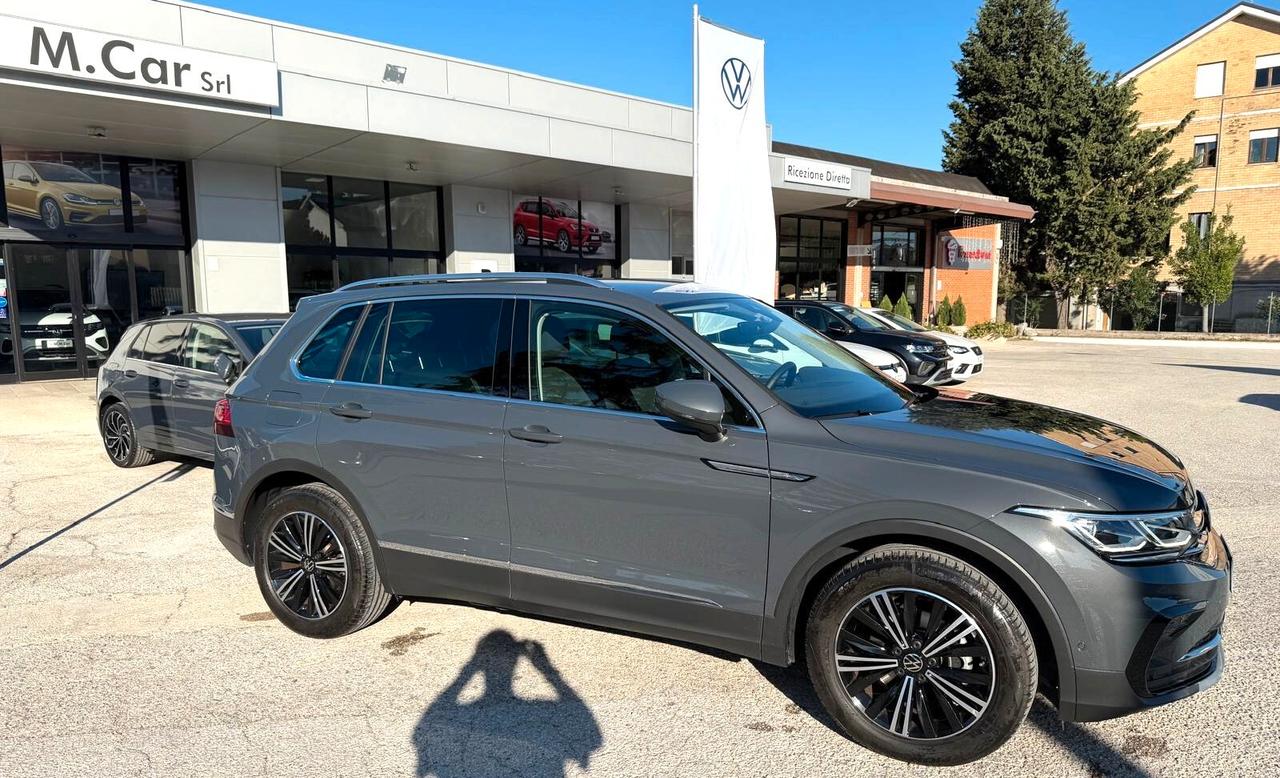 Volkswagen Tiguan 2.0 TDI 150 CV SCR DSG Elegance