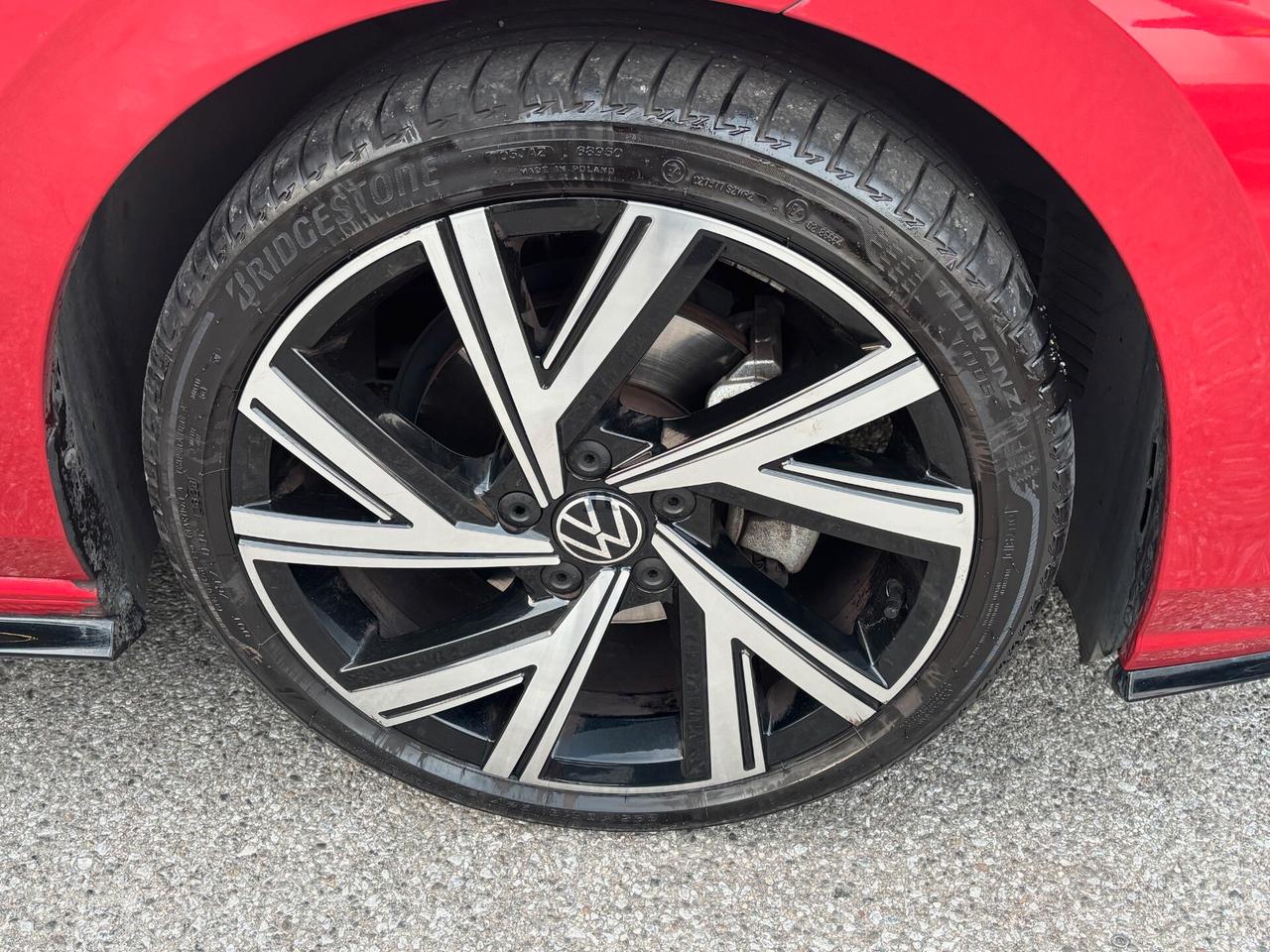 Volkswagen Golf 1.5 eTSI 130 CV EVO ACT DSG R-Line