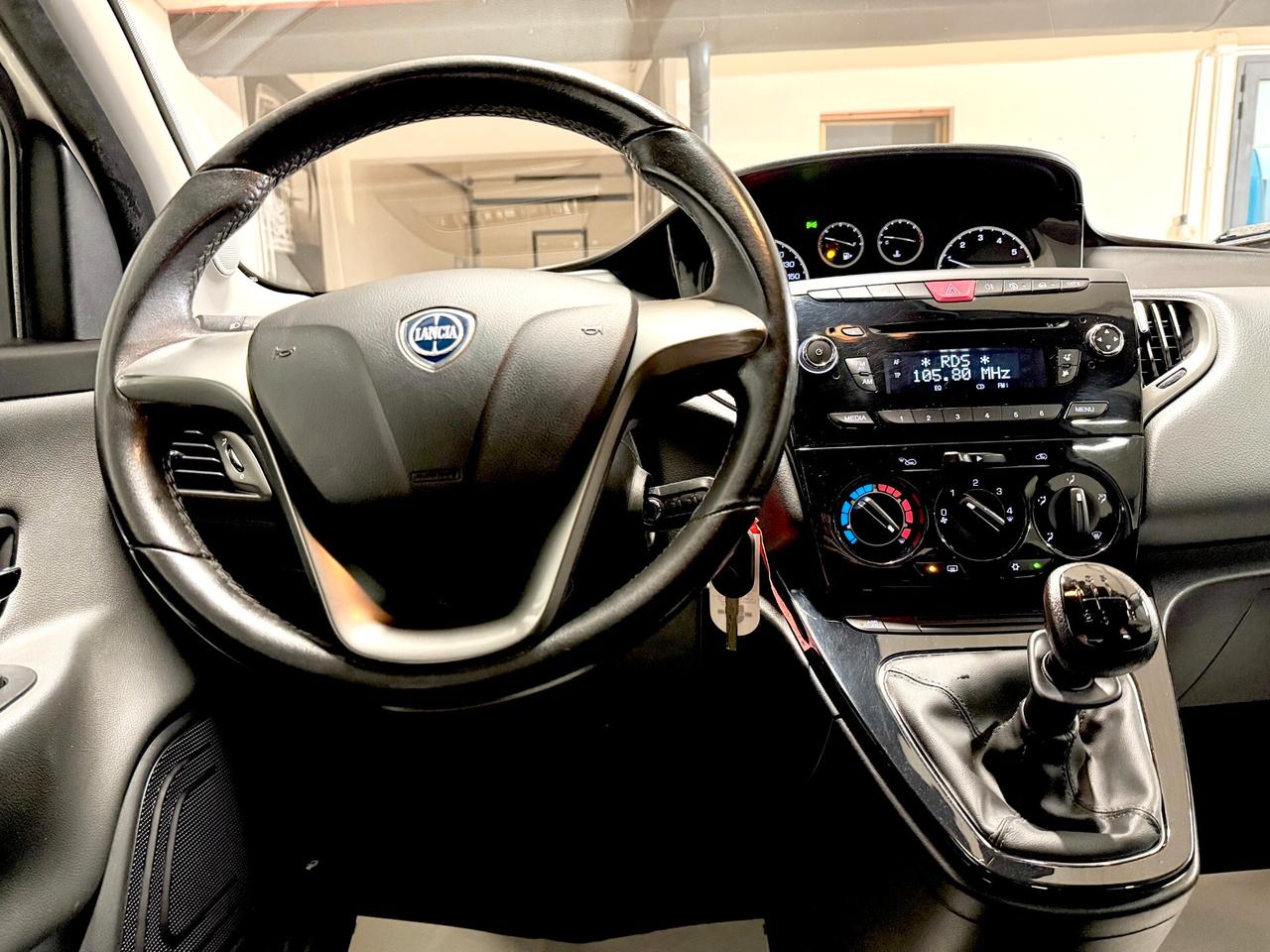 Lancia Ypsilon 1.2 69 CV 5 porte Gold