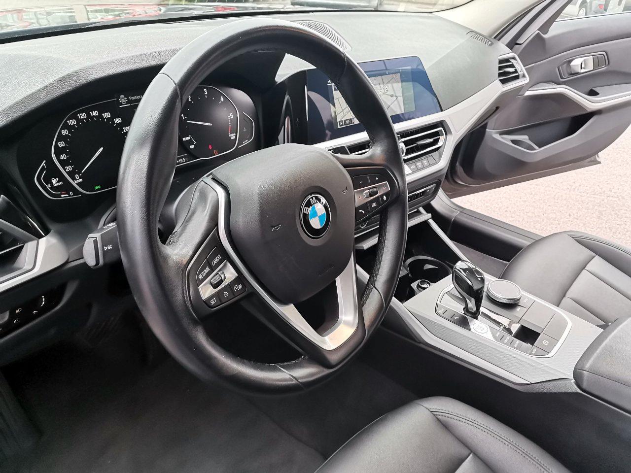 BMW 320 d Touring mhev 48V xdrive Business Advantage auto