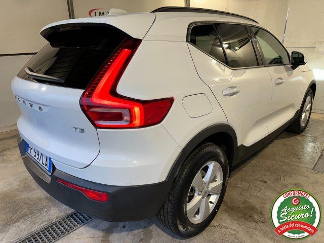 VOLVO XC40 T3 Momentum