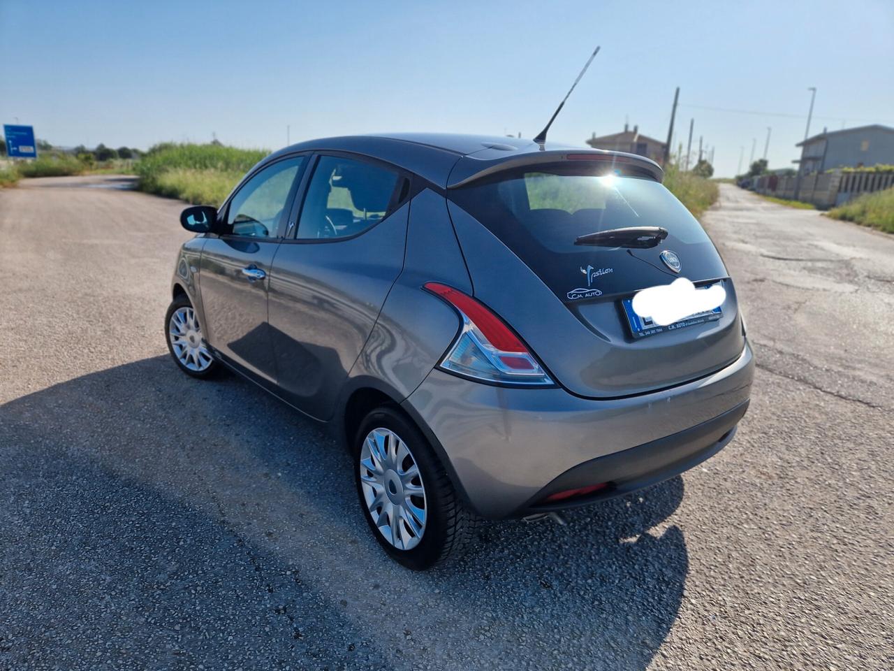 Lancia Ypsilon 1.2 69 CV Unyca