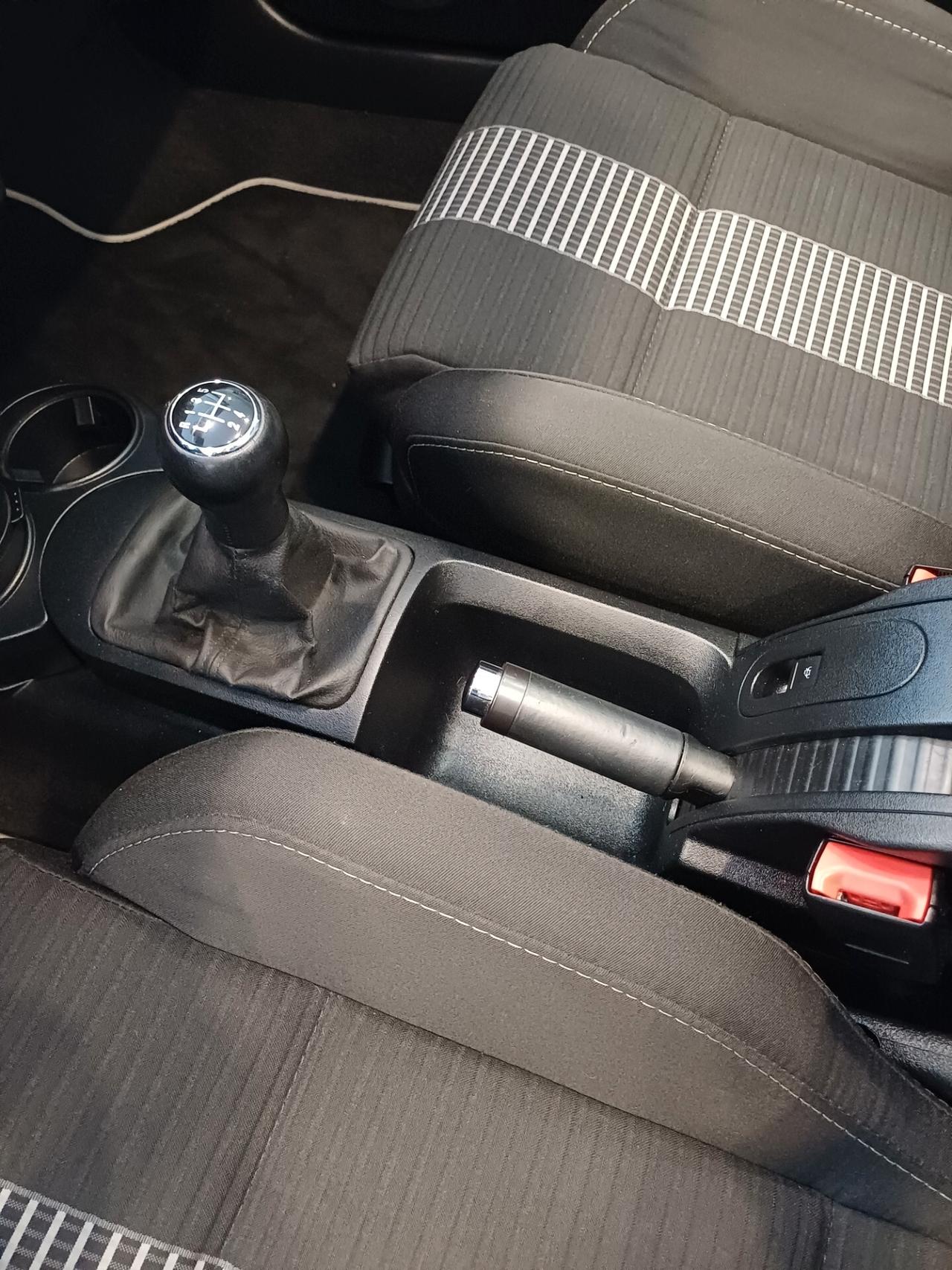 Volkswagen New Beetle 1.4 16V Cabrio Neopatentati