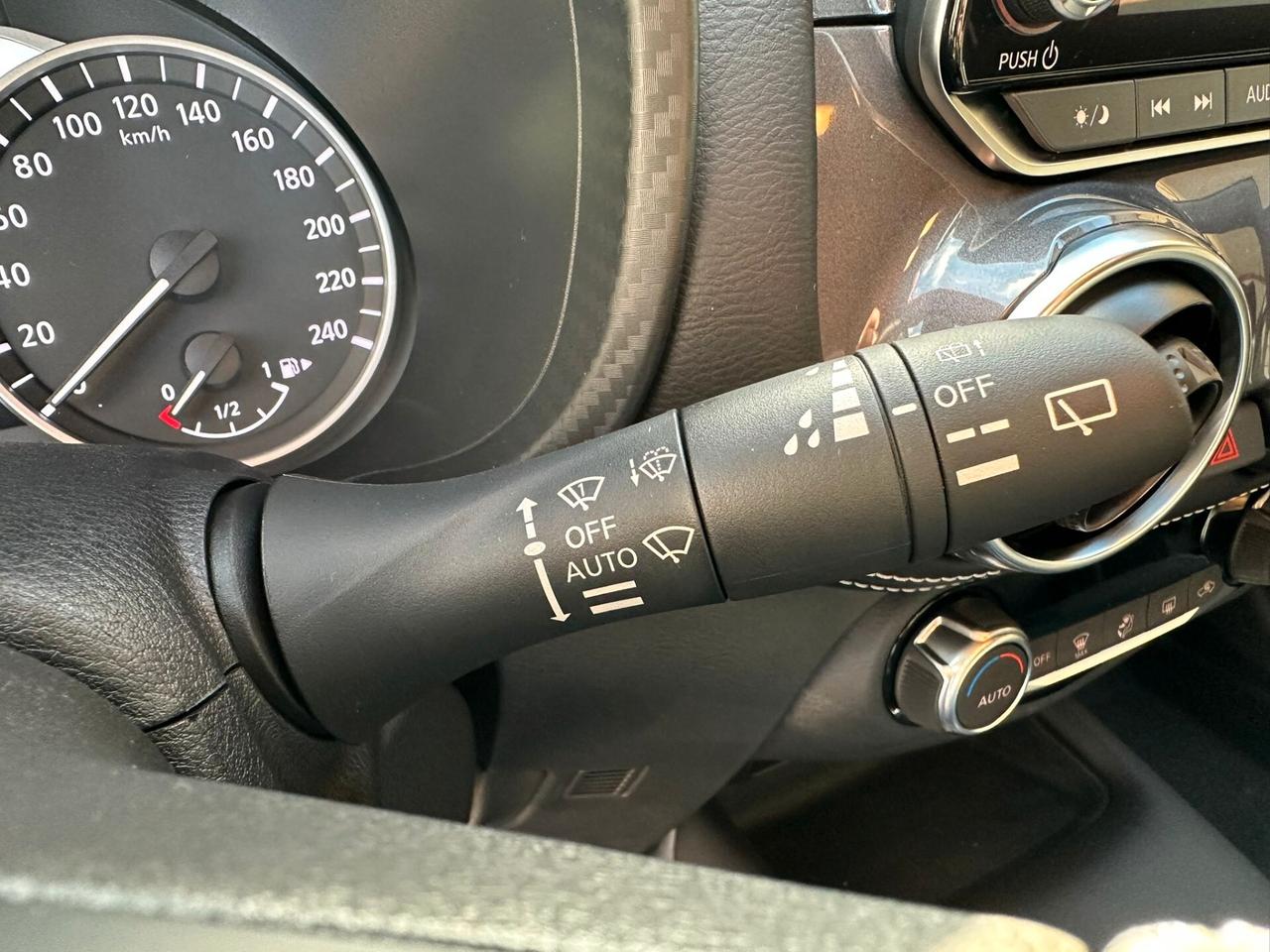 Nissan Juke 1.0 DIG-T 114 CV N-Connecta