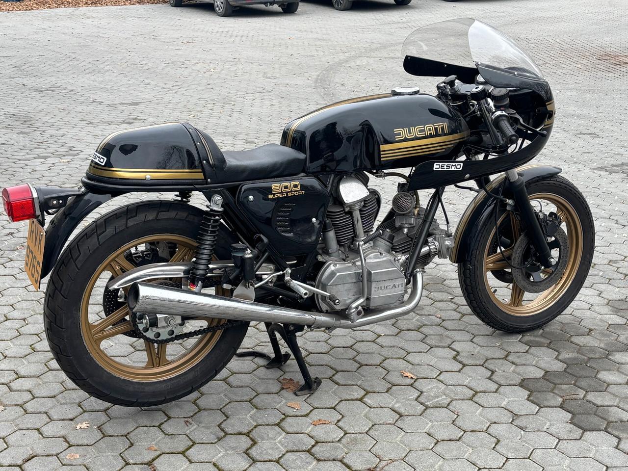 Ducati 900 SS