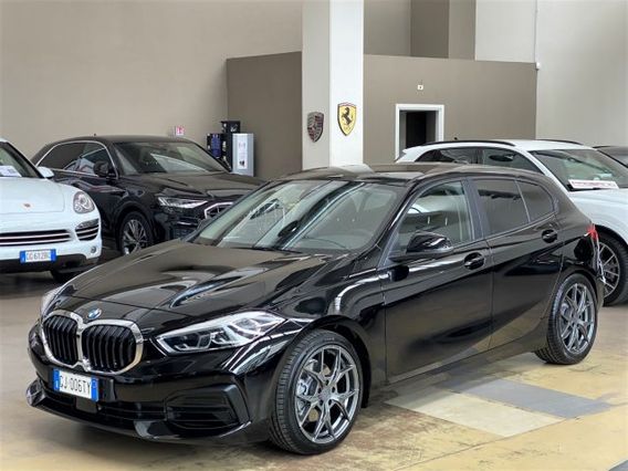 BMW 118 i 5p. Business Advantage - 18" - LED - Navi - Carp