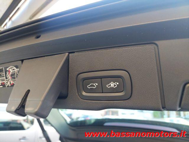 VOLVO XC60 B4 (d) AWD Geartronic Momentum Pro