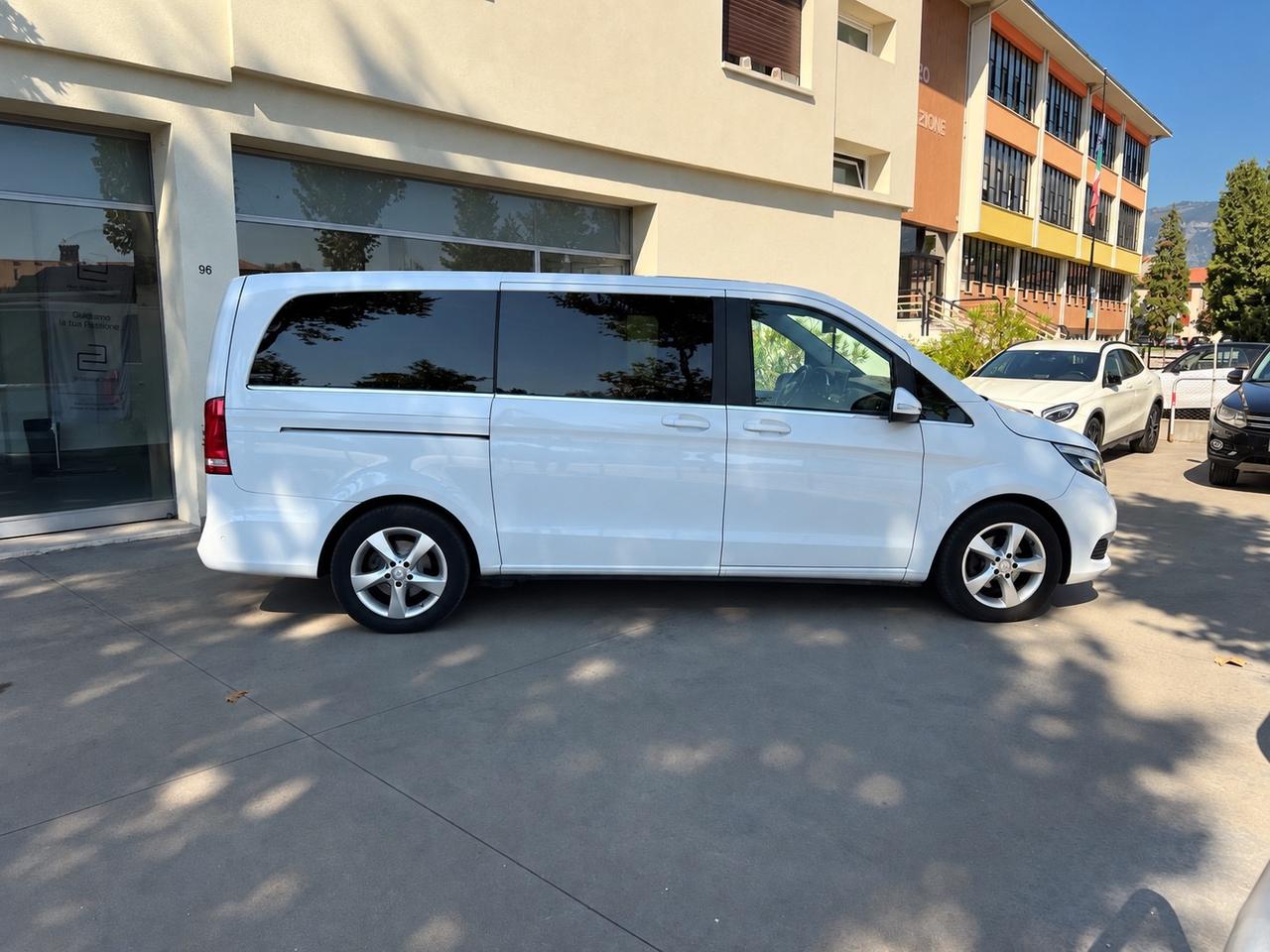 Mercedes-benz V 220 d