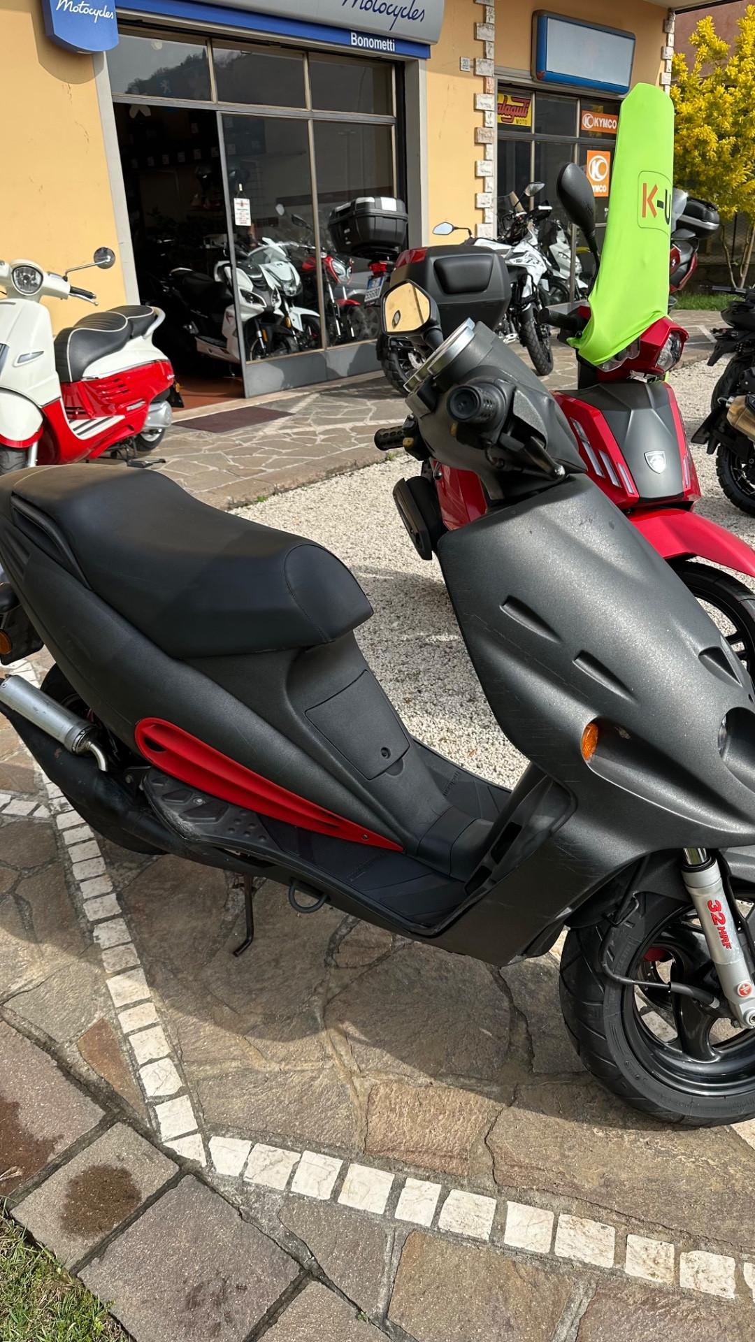 Malaguti F12 Phantom 50 Liquido Doppio disco