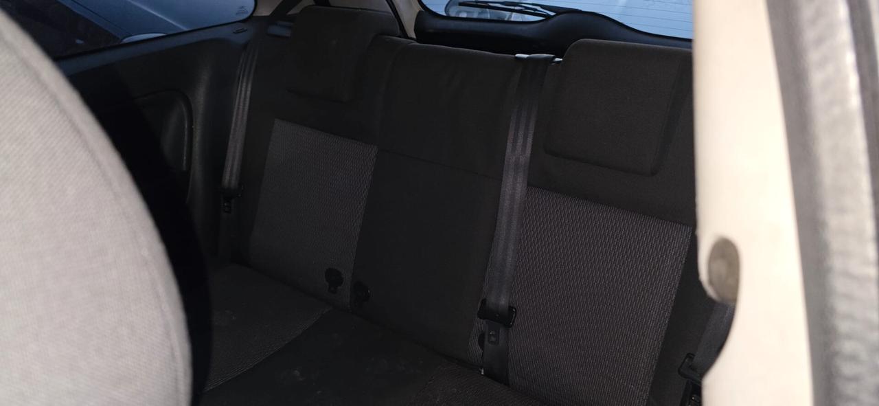 Ford Fiesta 1.6 TDCi 3p. Ghia S neopatentati