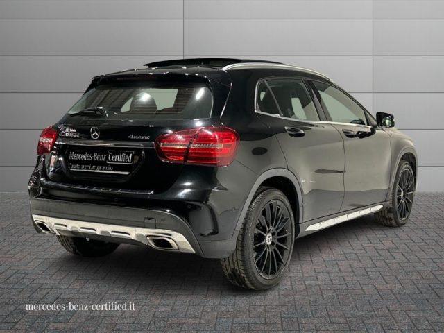 MERCEDES-BENZ GLA 200 d Auto 4Matic Premium Navi Tetto