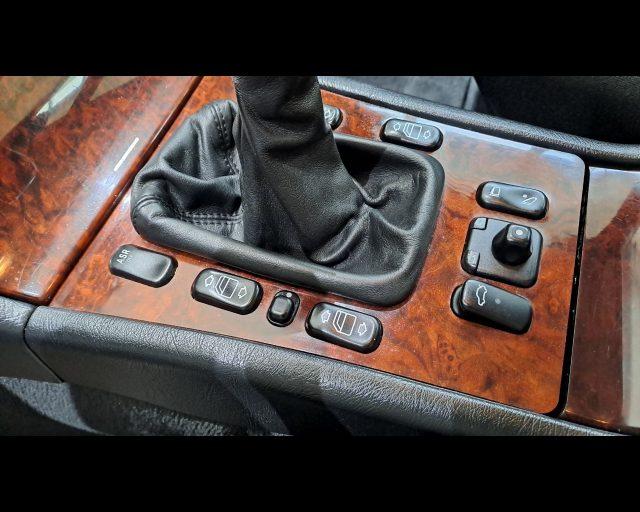 MERCEDES-BENZ E 200 k Elegance