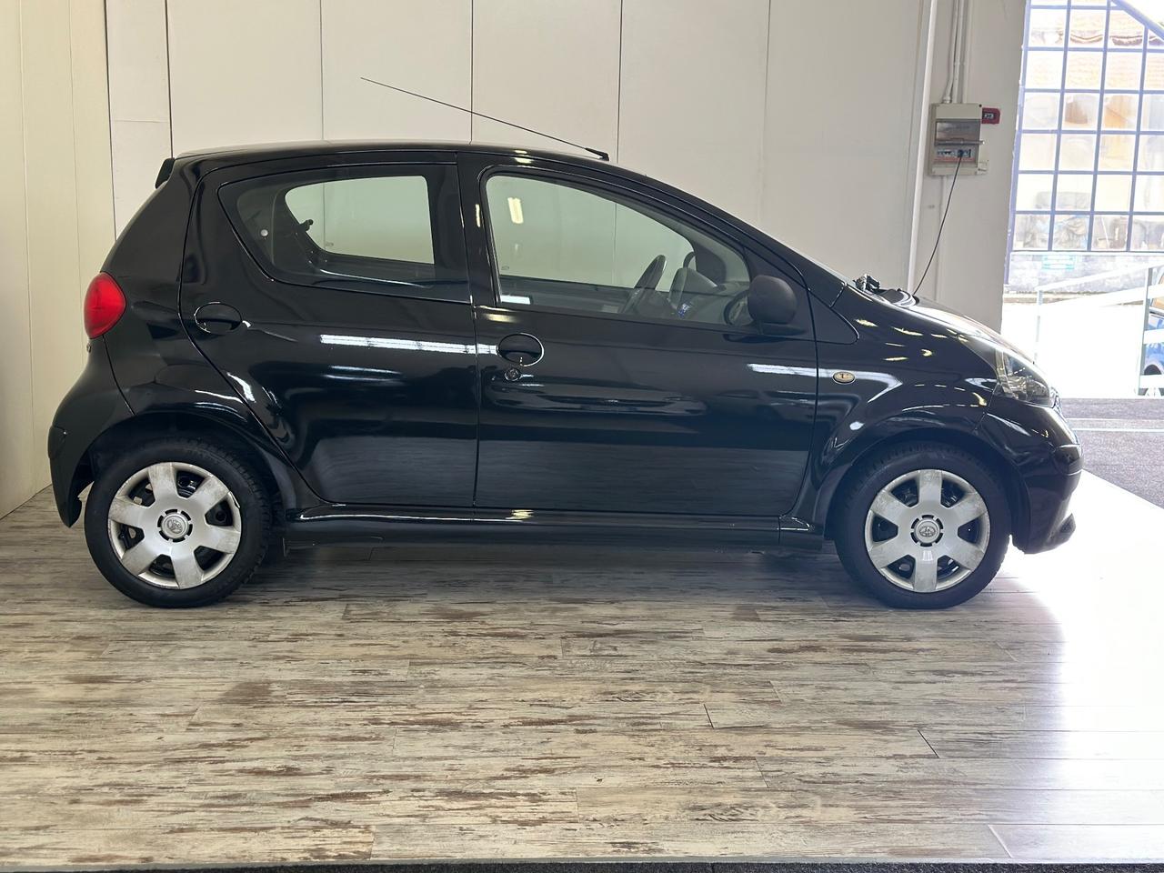 Toyota Aygo 1.0 Benzina 12V VVT-i 5 porte Ok Neopatentati