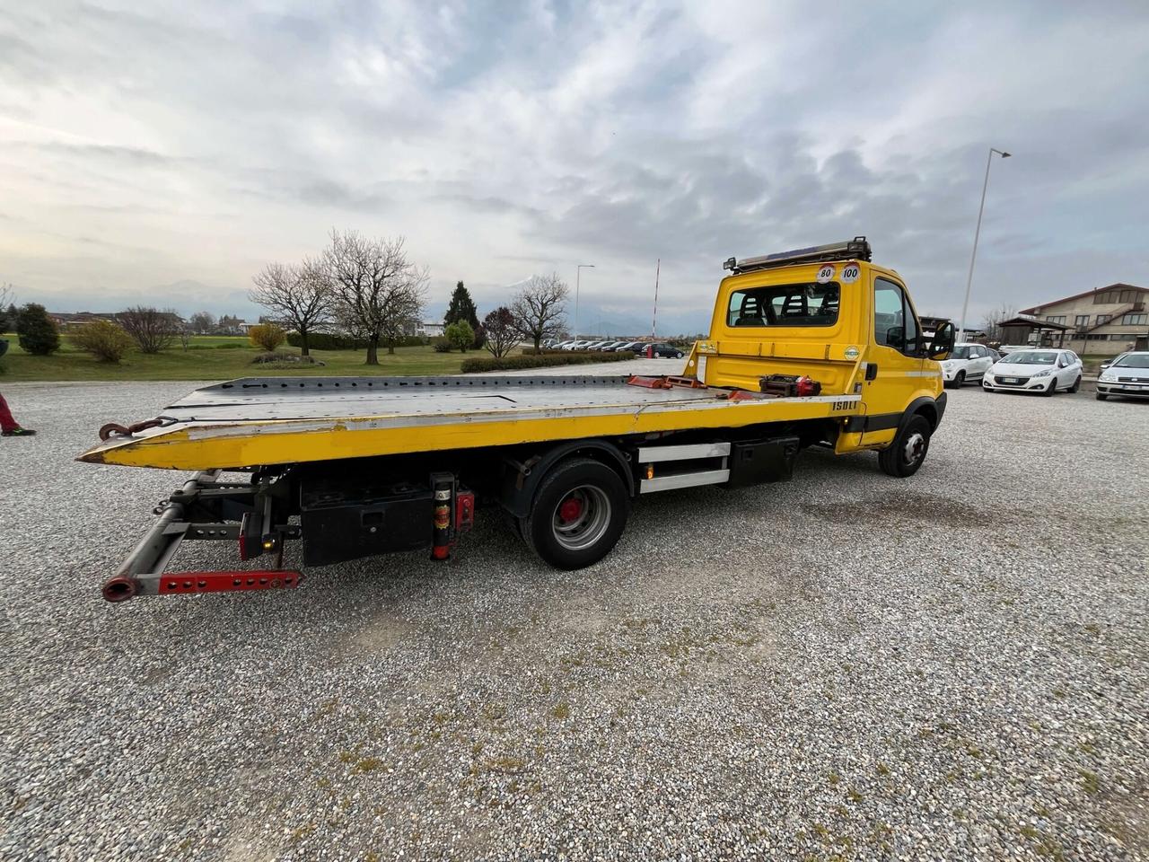 Iveco Daily 65C18 con allestimento carro attrezzi Isoli