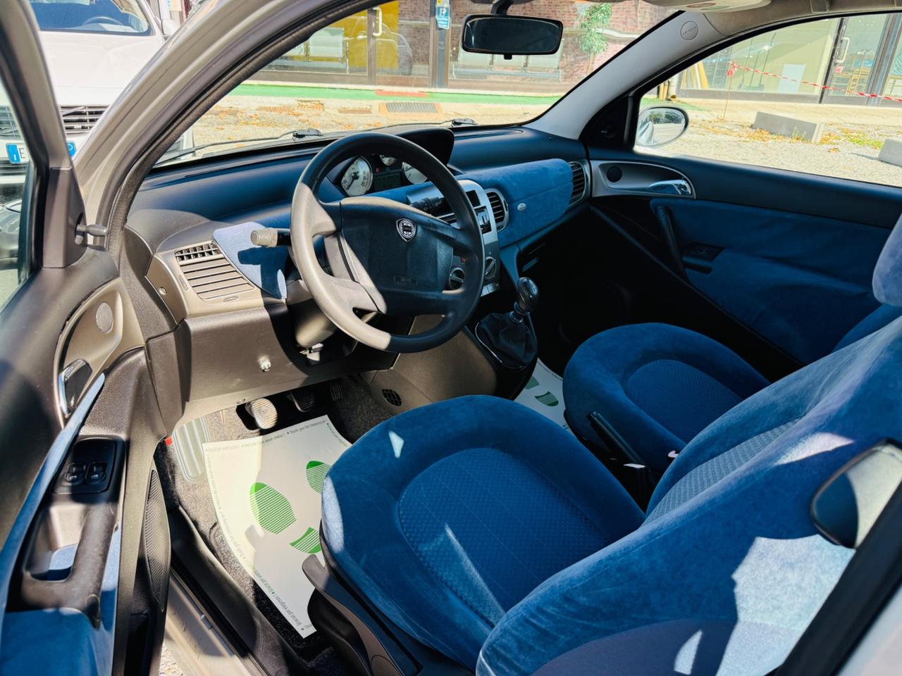 Lancia Ypsilon 1.2 8v Argento