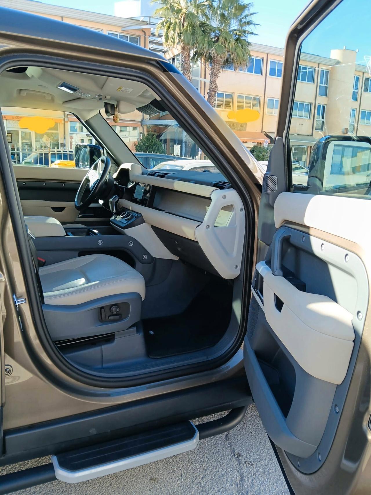 LAND ROVER Defender 110 3.0D I6 200 CV AWD Auto X-Dynamic SE (147 kw)