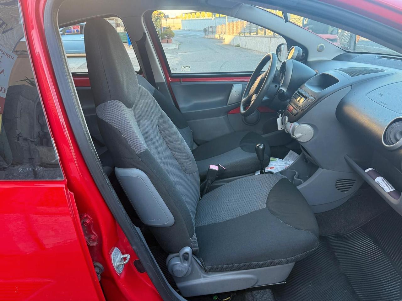 Toyota Aygo 1.0 12V VVT-i 5 porte Sol