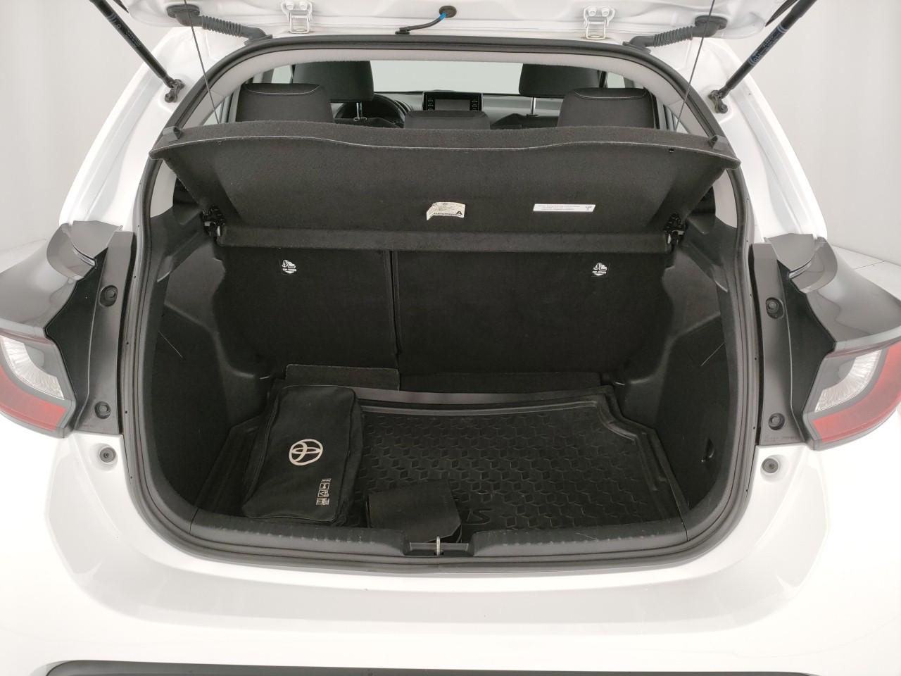 TOYOTA Yaris 1.5h Business