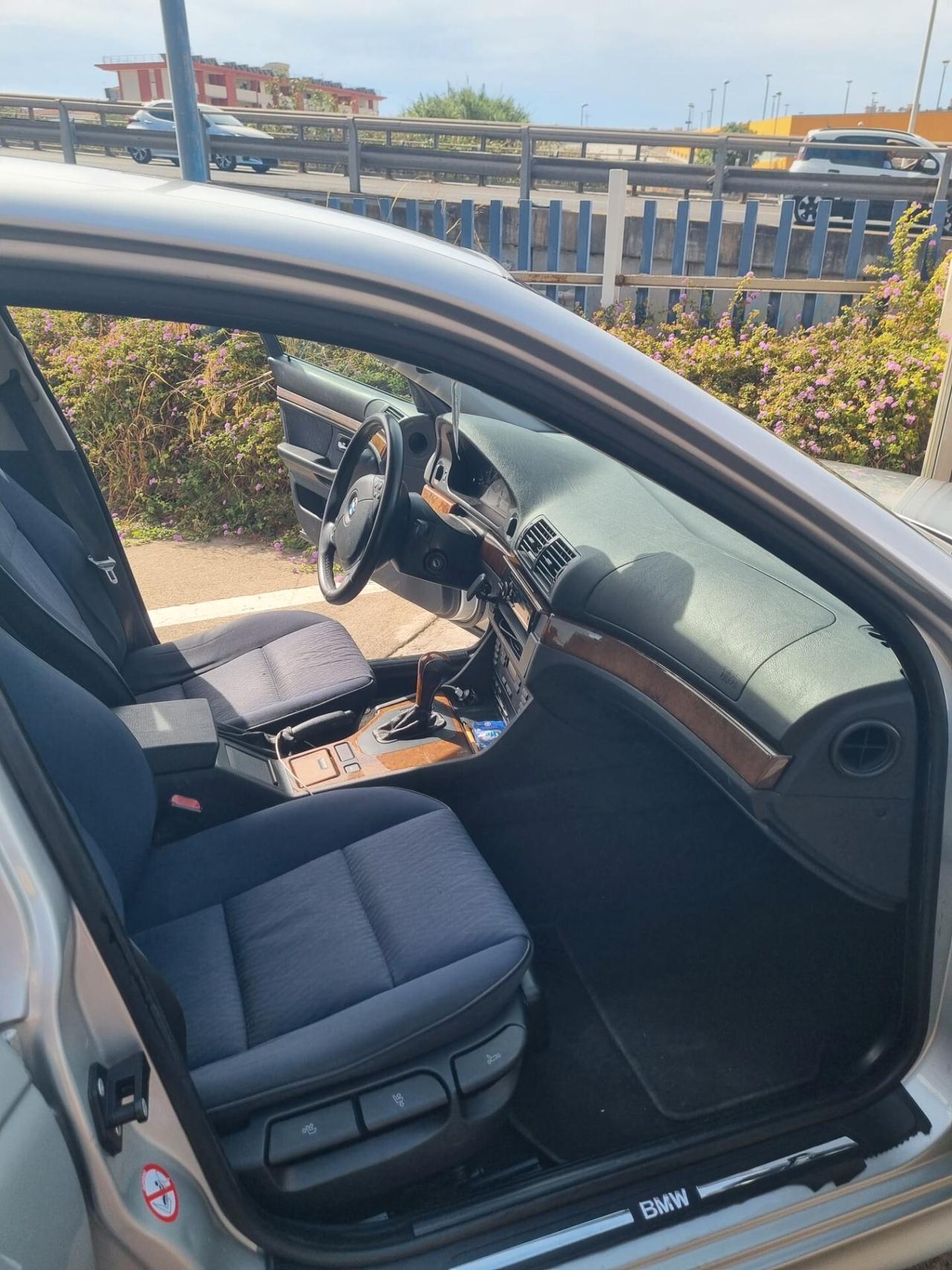 Bmw 530 530d 24V cat Attiva
