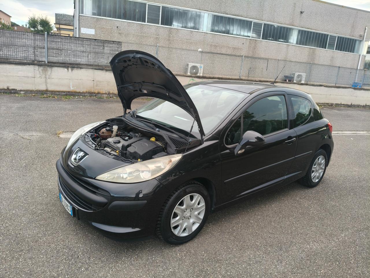 Peugeot 207 1.4 3 porte PER NEOPATENTATI