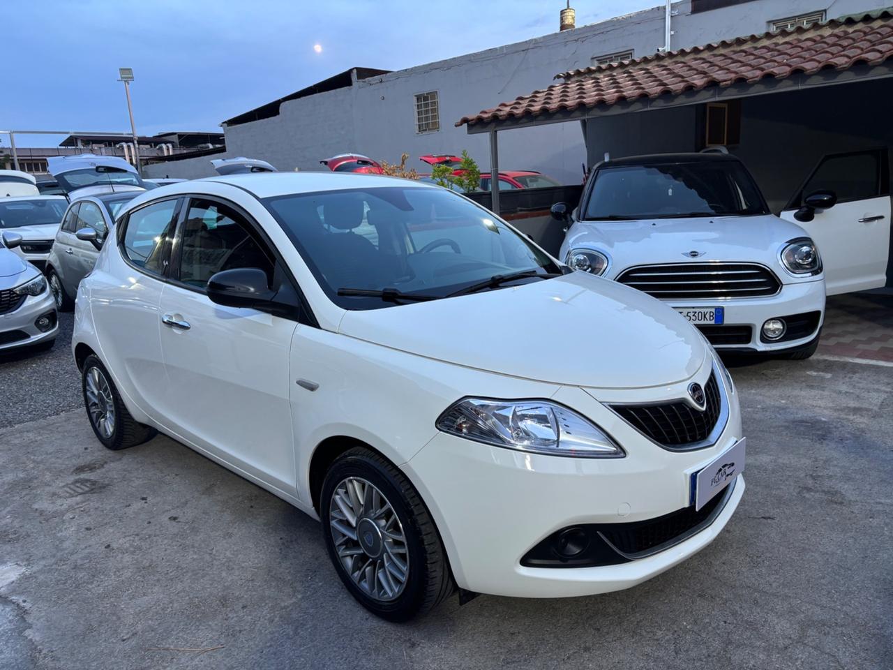 Lancia Ypsilon 1.2 69 CV 5 porte S&S Silver